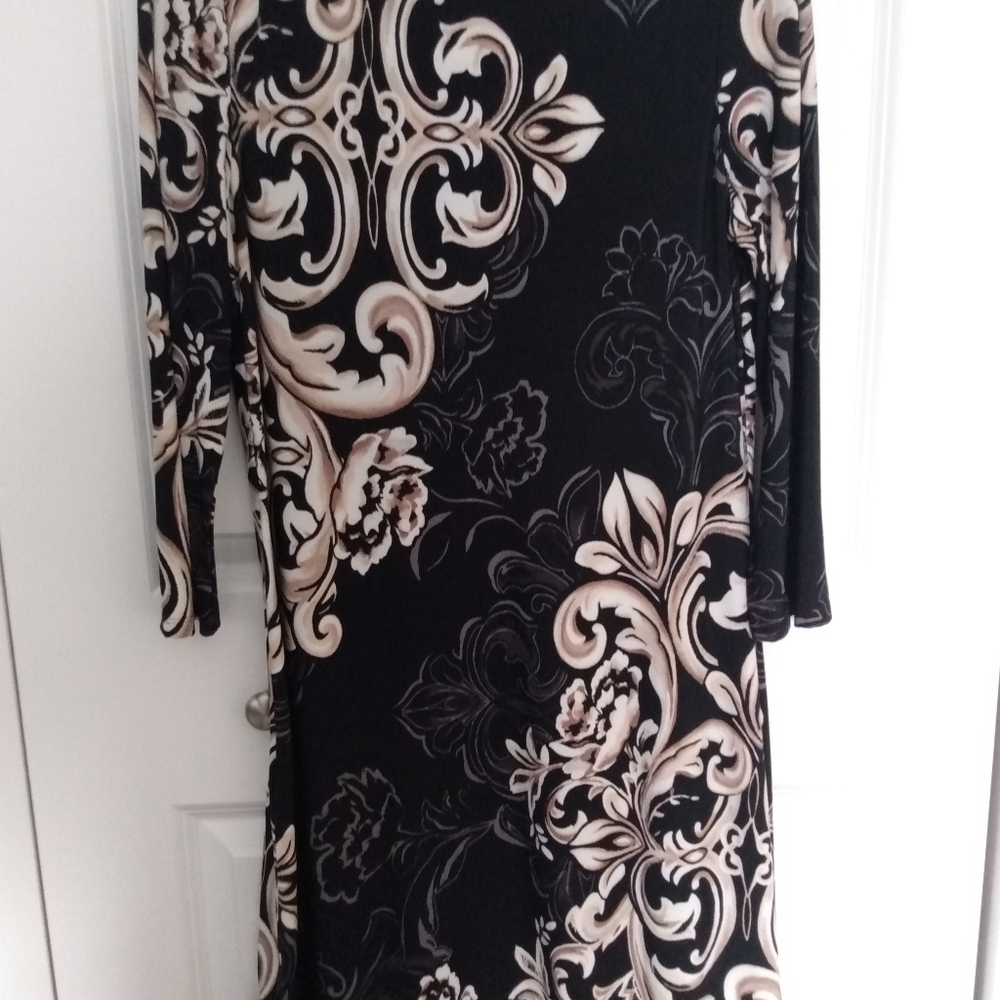 Dress - Picture 2 of 3